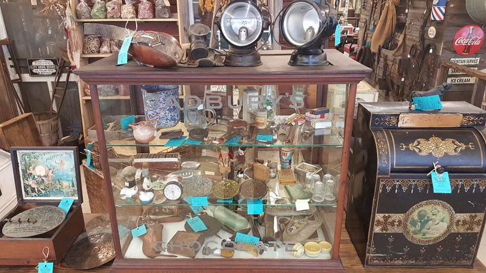 Ocala Antique Mall and EstatesOCALA ANTIQUE MALL AND ESTATES