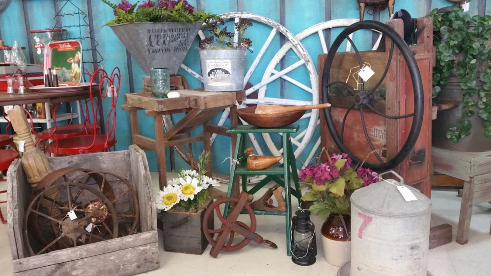 Ocala Antique Mall and EstatesOCALA ANTIQUE MALL AND ESTATES