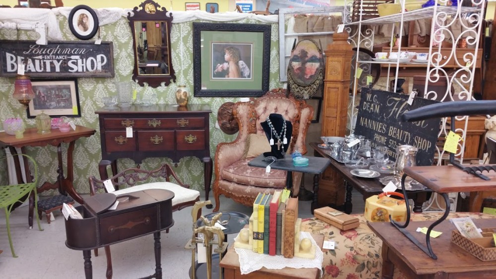 Ocala Antique Mall and EstatesOCALA ANTIQUE MALL AND ESTATES