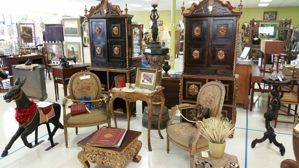 Ocala Antique Mall and EstatesOCALA ANTIQUE MALL AND ESTATES