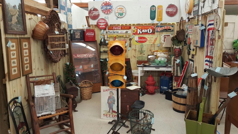 Ocala Antique Mall and EstatesOCALA ANTIQUE MALL AND ESTATES