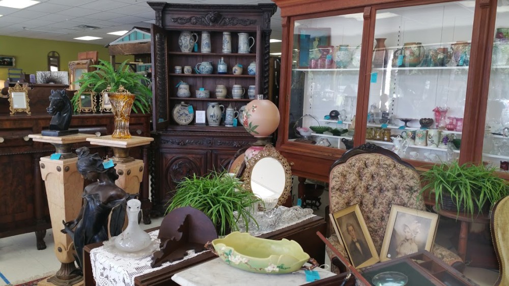 Ocala Antique Mall and EstatesOCALA ANTIQUE MALL AND ESTATES